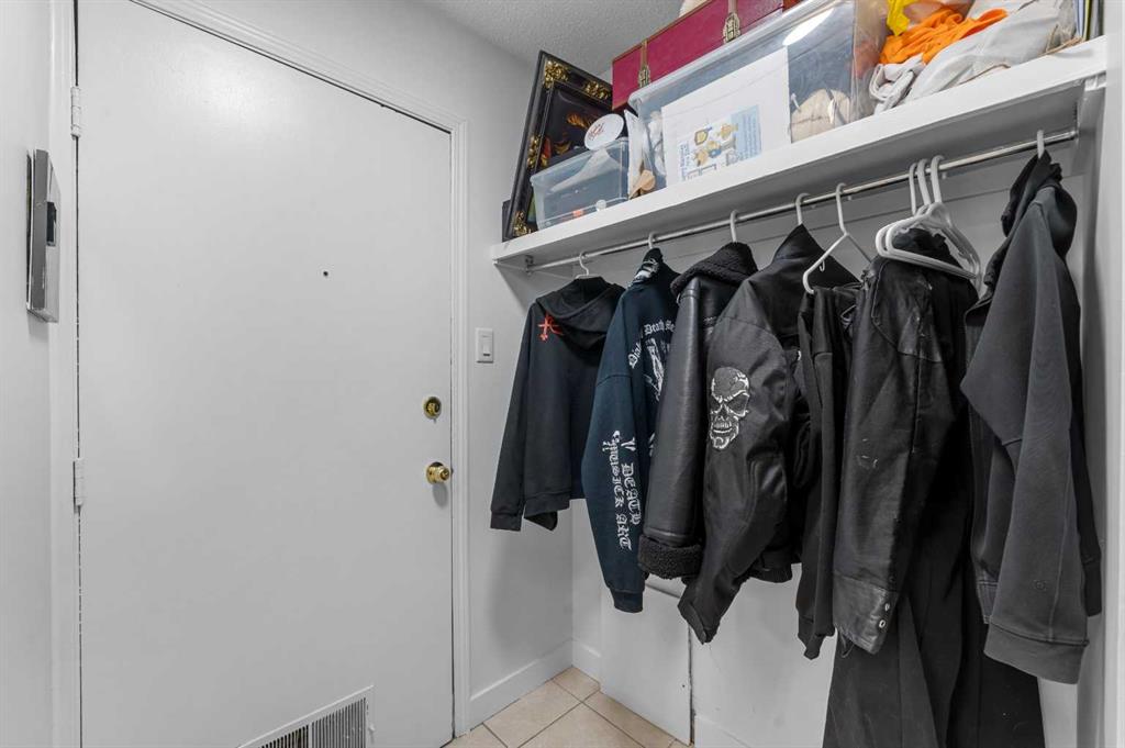 Picture for 205, 4328 4 Street NW