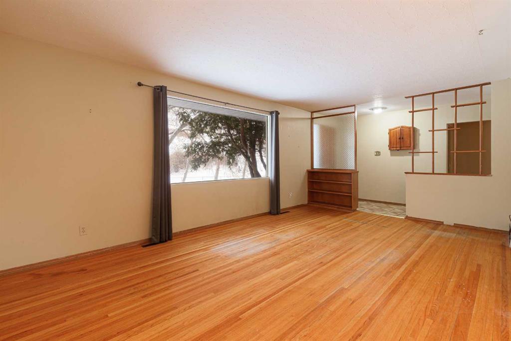 Picture for 6123 Lacombe Way SW