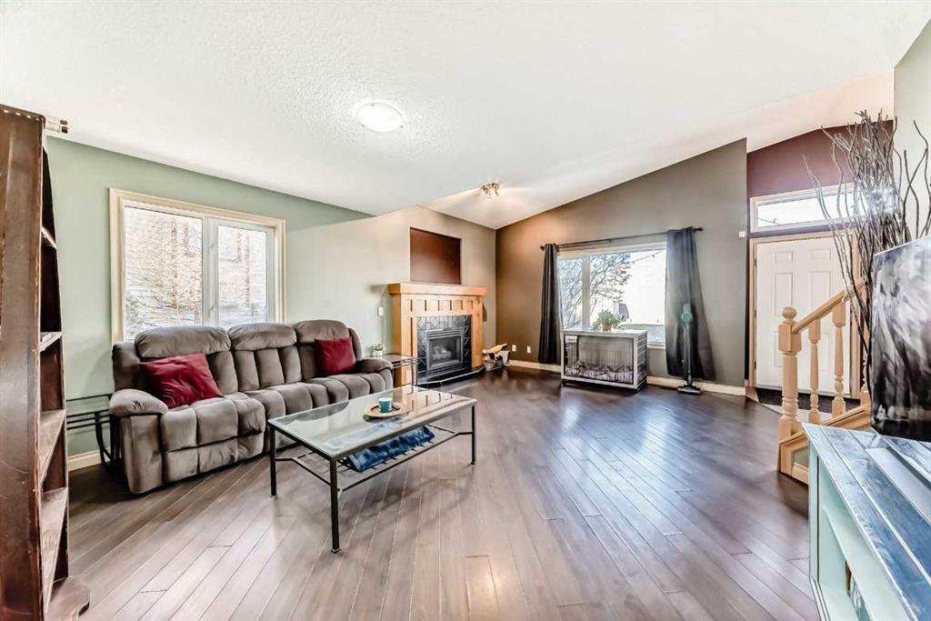 Picture for 52 Douglas Ridge Close SE