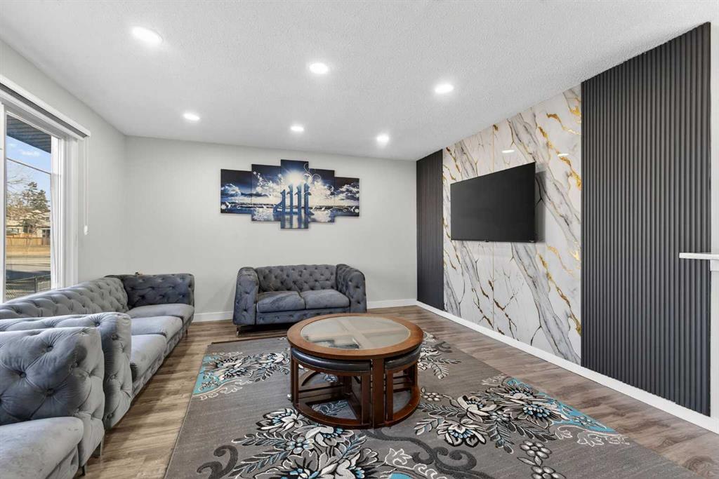 Picture for 8 Malvern Crescent NE