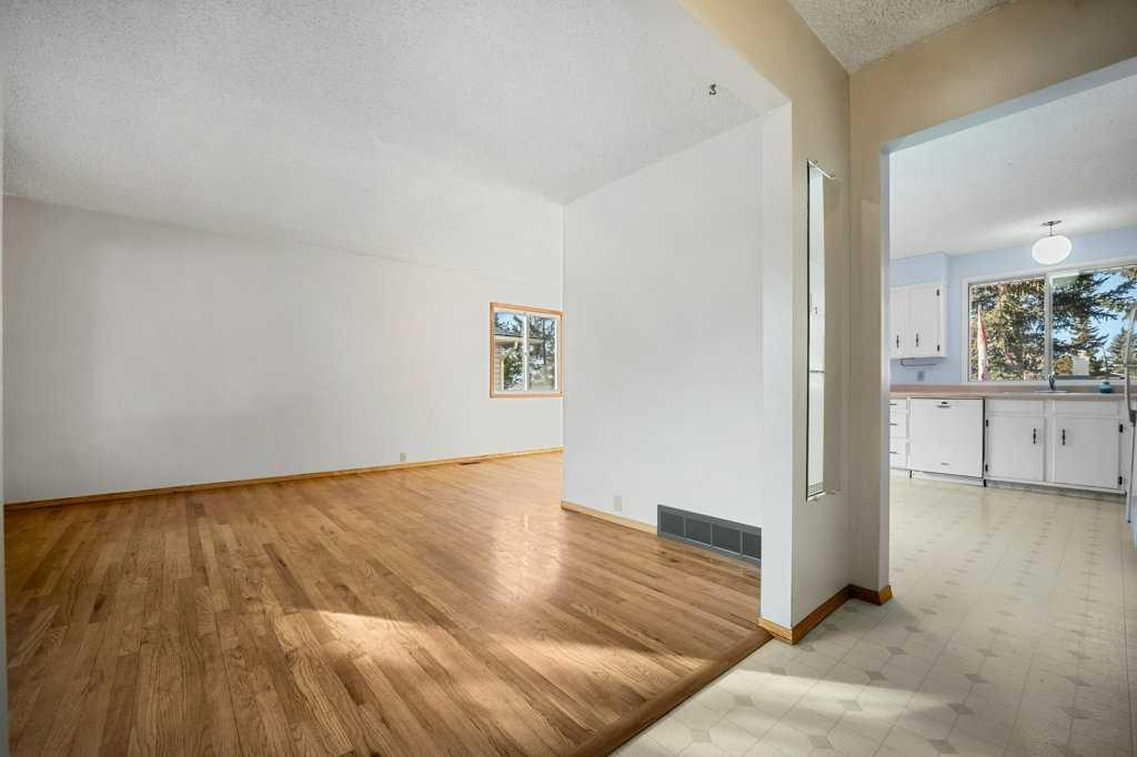 Picture for 5813 Dalcastle Crescent NW