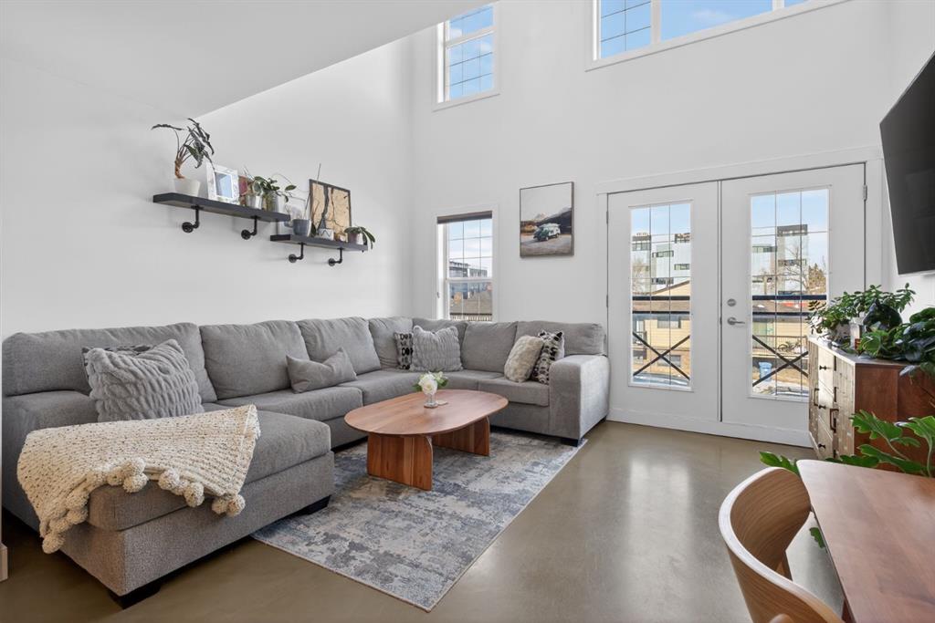 Picture for 373, 2233 34 Avenue SW