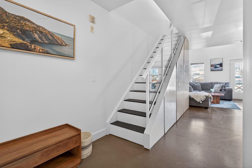 Picture for 373, 2233 34 Avenue SW