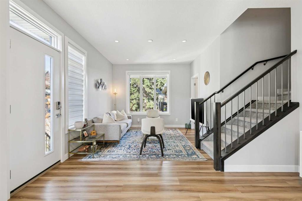 Picture for 21, 1710 28 Avenue SW