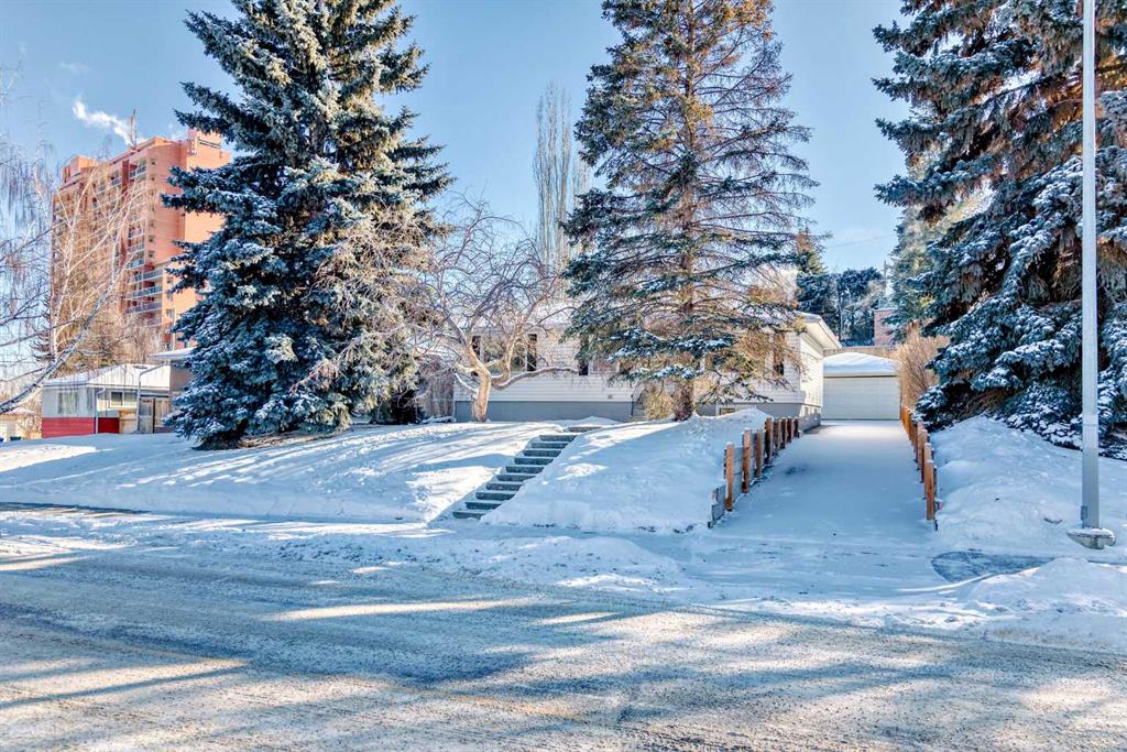 Picture for 319 45 Avenue SW