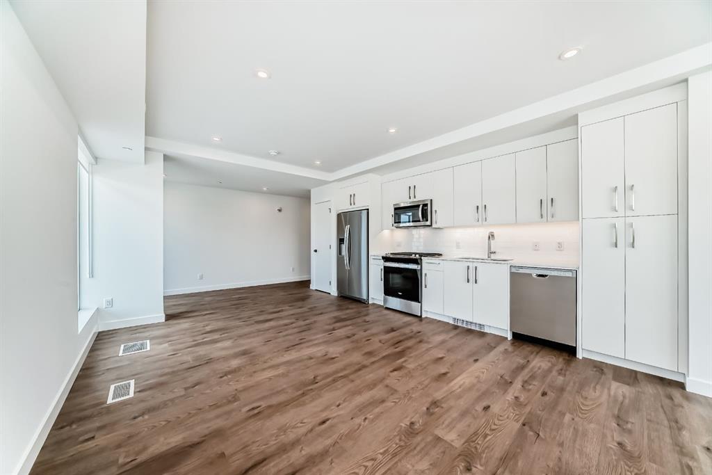 Picture for 201, 110 18A Street NW