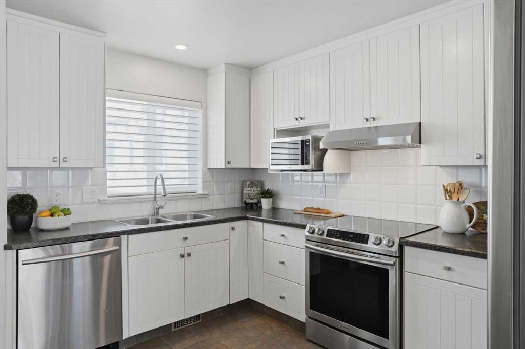 Picture for 31 McDougall Court NE