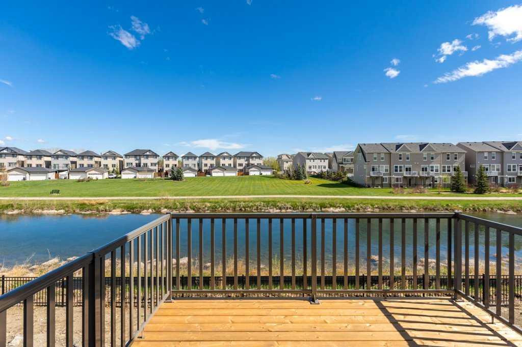 Picture for 318 Montrose Crescent SE