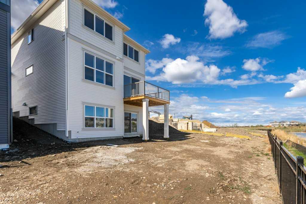 Picture for 318 Montrose Crescent SE