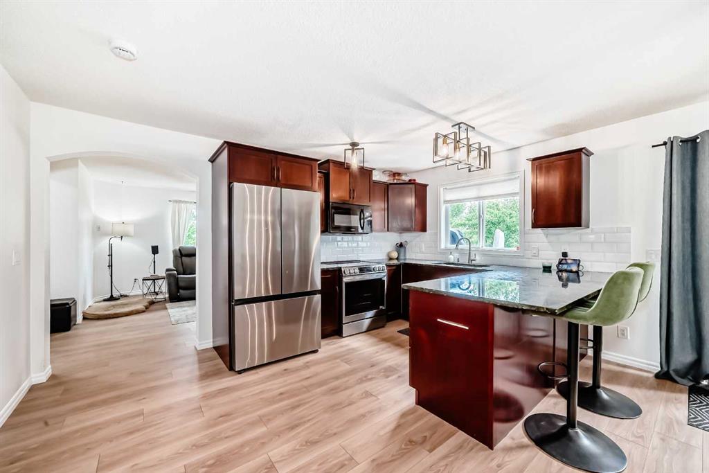 Picture for 21 Mckinnon Street NW