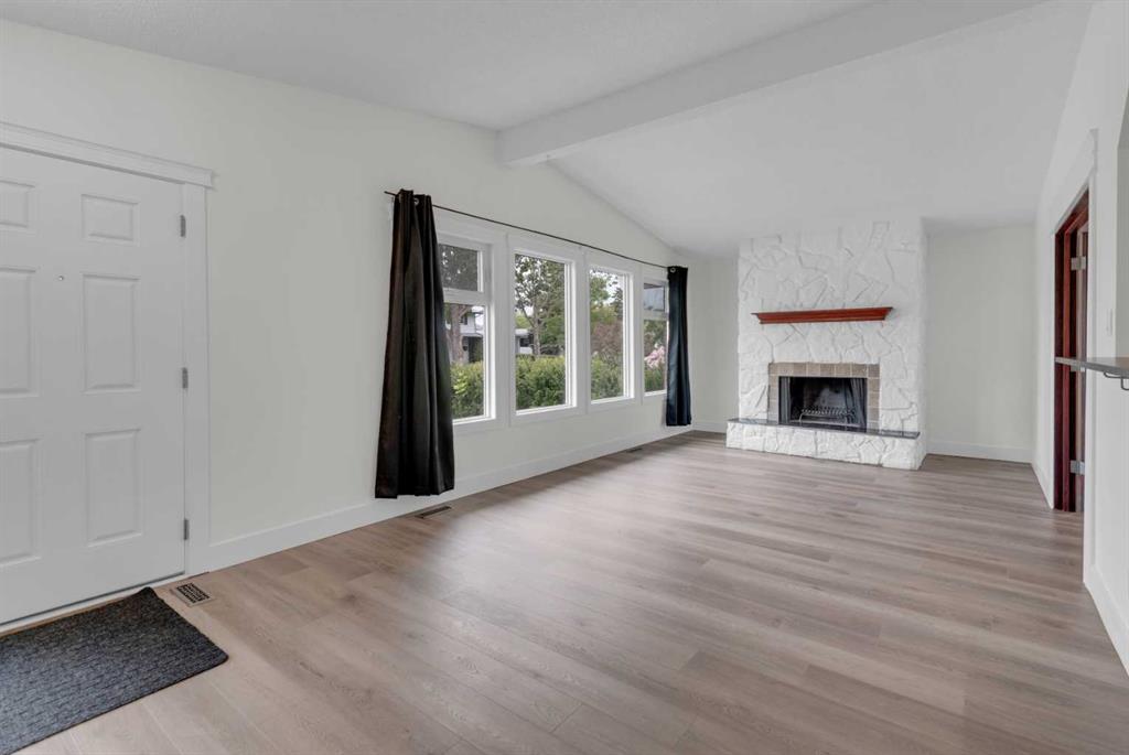 Picture for 660 Queen Charlotte Drive SE