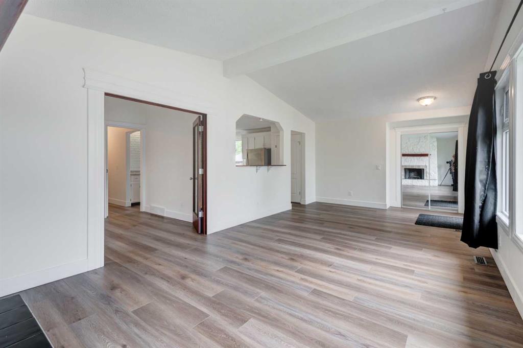 Picture for 660 Queen Charlotte Drive SE