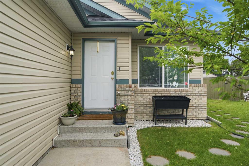 Picture for 109 Canoe Square SW