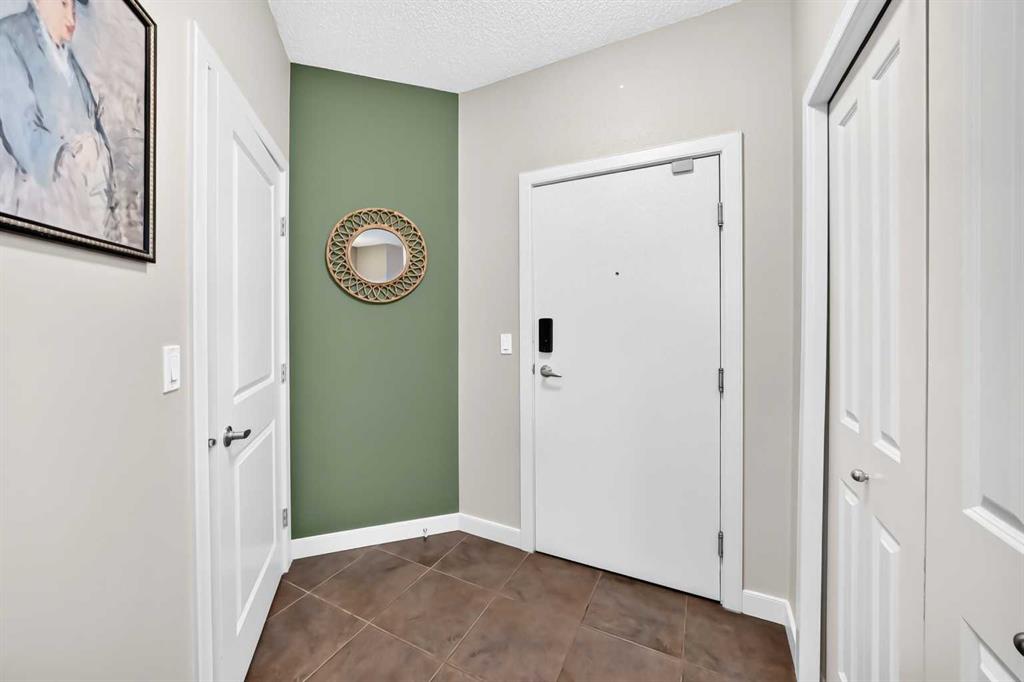 Picture for 414, 120 Country village Circle NE