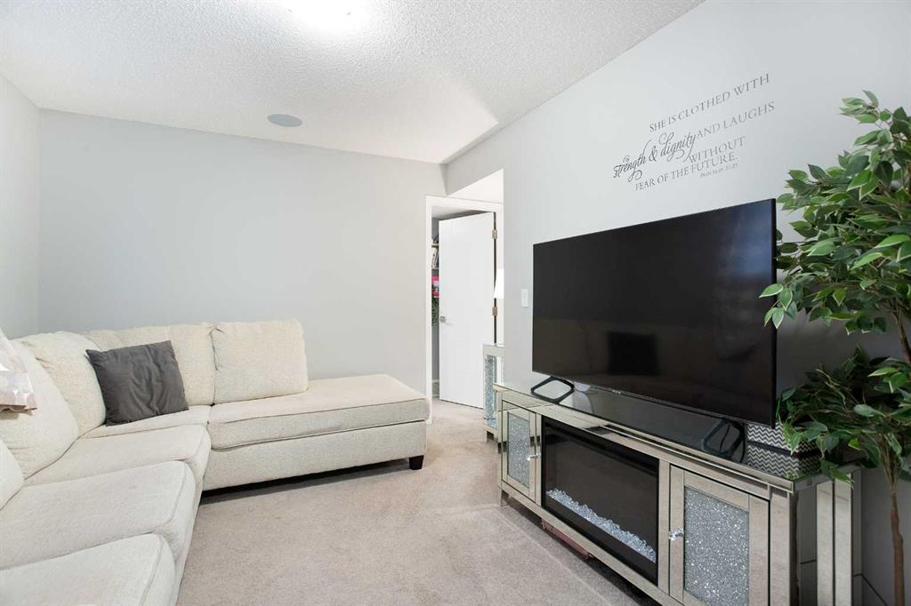 Picture for 158 Osborne Common SW https://www.cirrealty.ca/reb/creb/53/A2262053_24.jpg