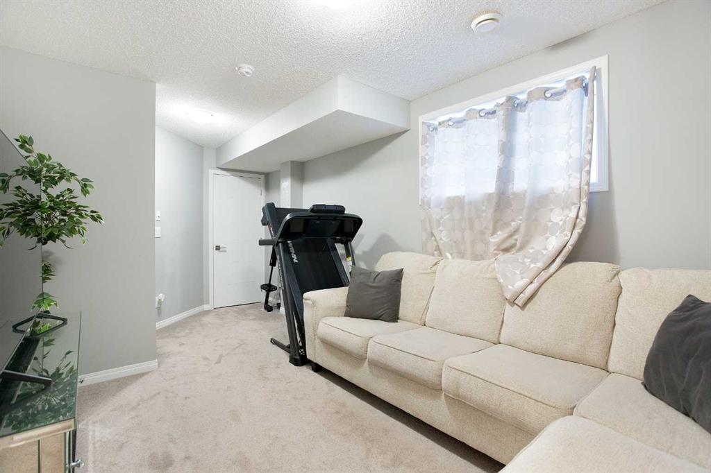 Picture for 158 Osborne Common SW https://www.cirrealty.ca/reb/creb/53/A2262053_25.jpg