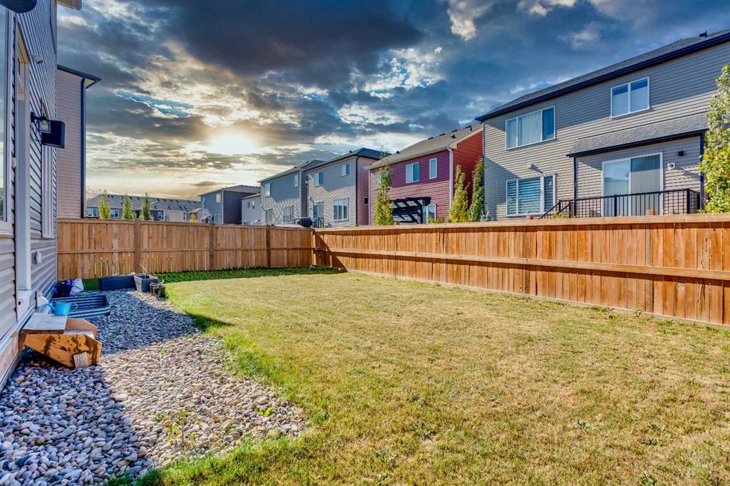 Picture for 158 Osborne Common SW https://www.cirrealty.ca/reb/creb/53/A2262053_34.jpg