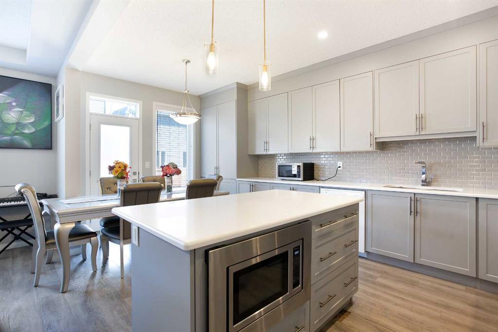 Picture for 158 Osborne Common SW https://www.cirrealty.ca/reb/creb/53/A2262053_8.jpg