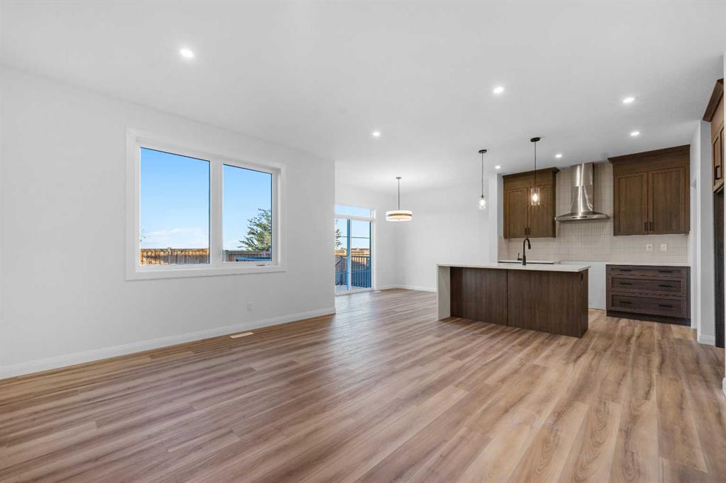 Picture for 134 Northern Lights Crescent  https://www.cirrealty.ca/reb/creb/53/A2263353_16.jpg