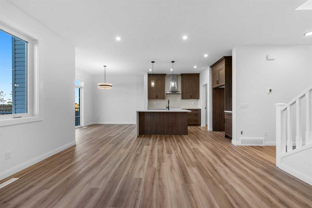 Picture for 134 Northern Lights Crescent  https://www.cirrealty.ca/reb/creb/53/A2263353_17.jpg