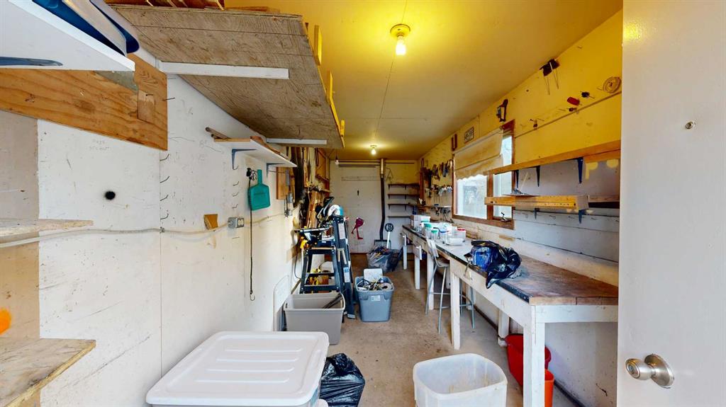 Picture for 2403 17 Street  https://www.cirrealty.ca/reb/creb/53/A2266053_29.jpg