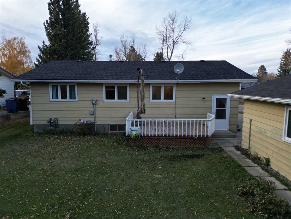 Picture for 2403 17 Street  https://www.cirrealty.ca/reb/creb/53/A2266053_36.jpg