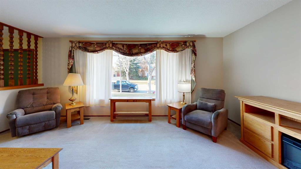 Picture for 2403 17 Street  https://www.cirrealty.ca/reb/creb/53/A2266053_9.jpg