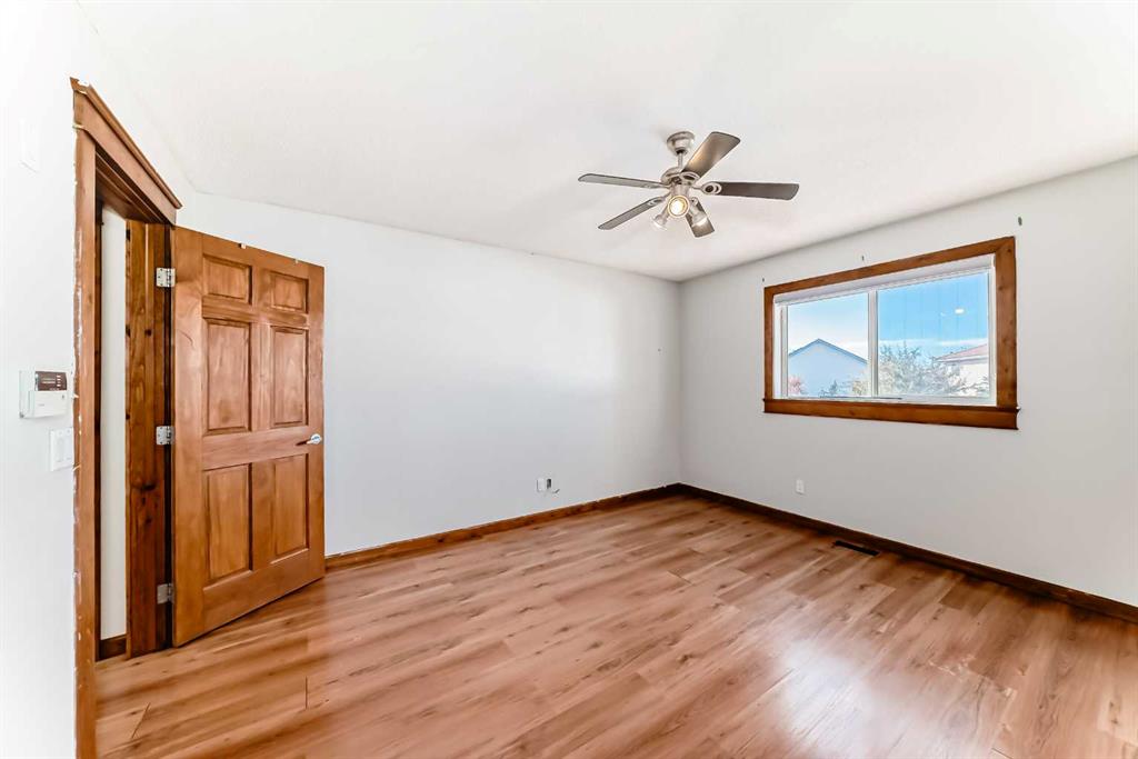 Picture for 323 Appleglen Place SE https://www.cirrealty.ca/reb/creb/53/A2266353_10.jpg