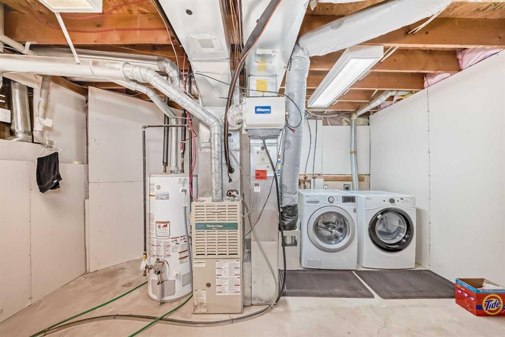 Picture for 323 Appleglen Place SE https://www.cirrealty.ca/reb/creb/53/A2266353_24.jpg