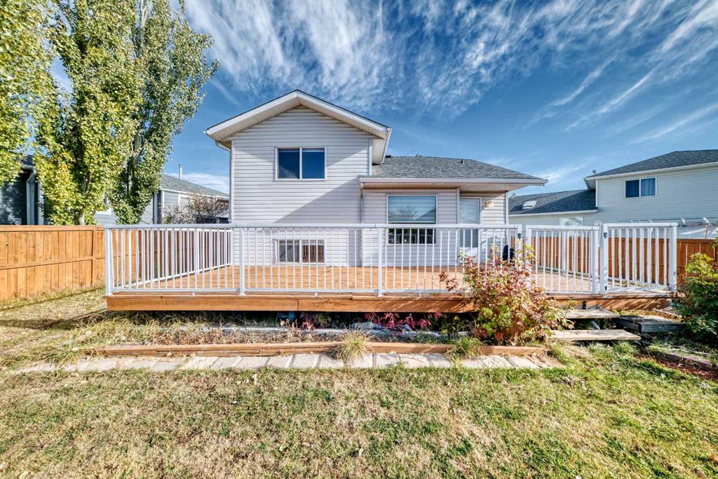 Picture for 323 Appleglen Place SE https://www.cirrealty.ca/reb/creb/53/A2266353_28.jpg