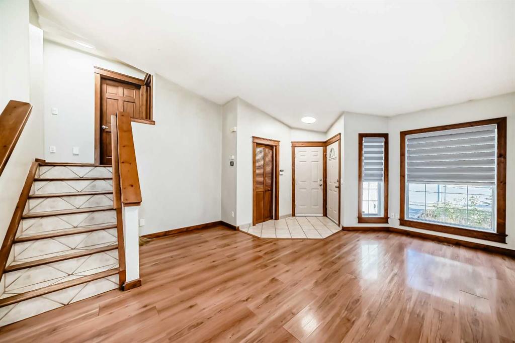 Picture for 323 Appleglen Place SE https://www.cirrealty.ca/reb/creb/53/A2266353_5.jpg