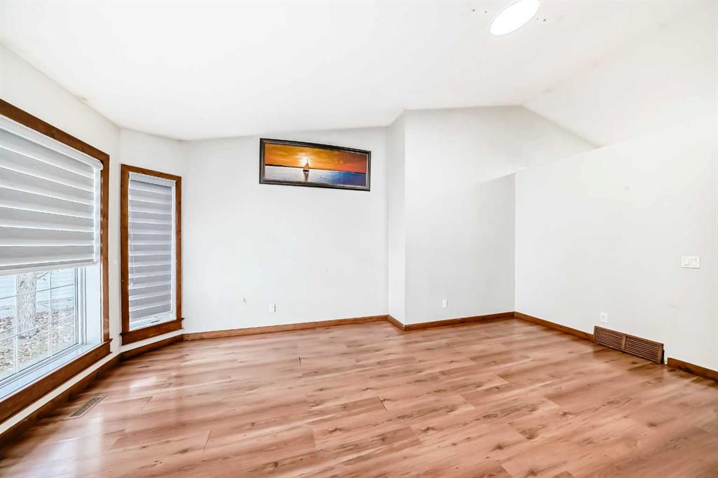 Picture for 323 Appleglen Place SE https://www.cirrealty.ca/reb/creb/53/A2266353_6.jpg