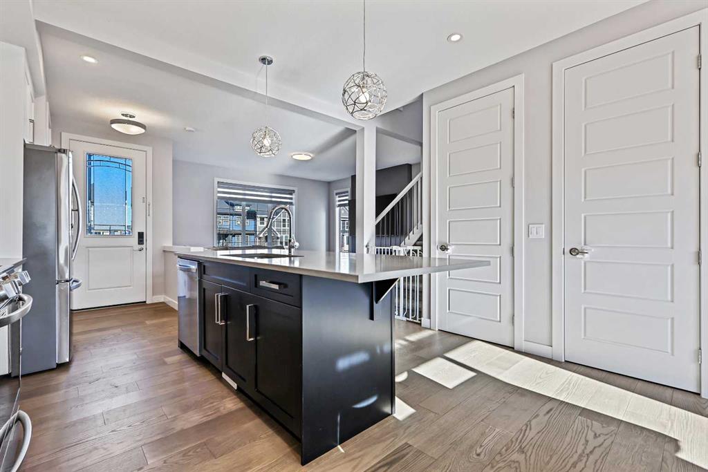 Picture for 277 Waterford Boulevard  https://www.cirrealty.ca/reb/creb/53/A2266753_10.jpg