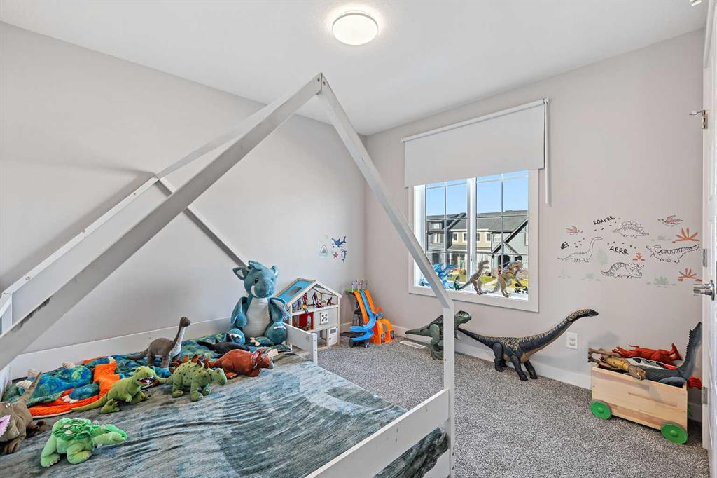 Picture for 277 Waterford Boulevard  https://www.cirrealty.ca/reb/creb/53/A2266753_18.jpg