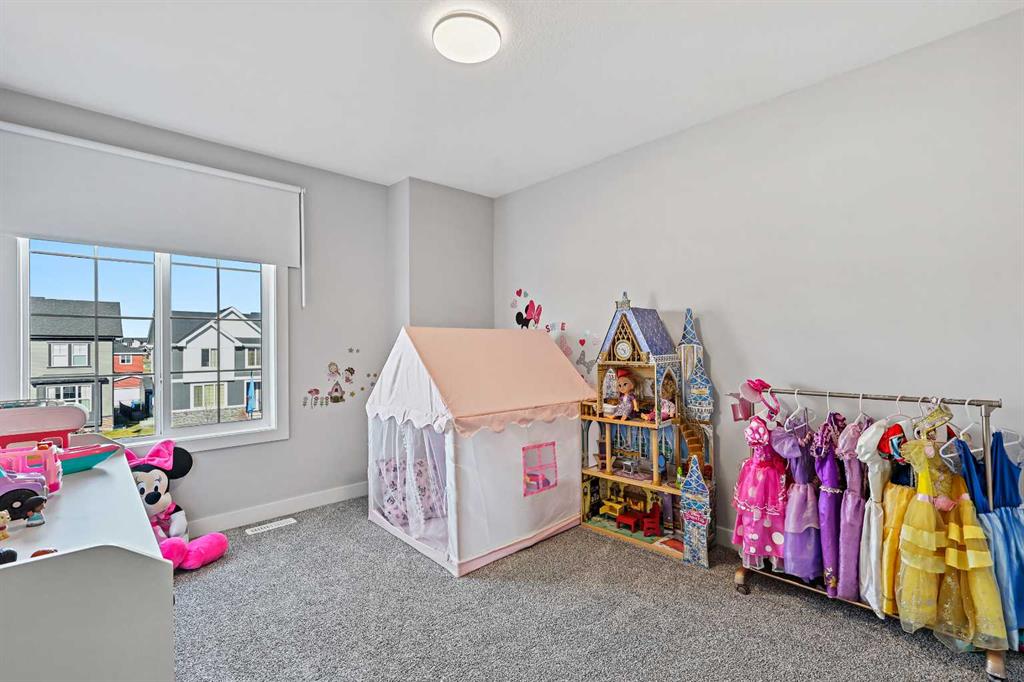 Picture for 277 Waterford Boulevard  https://www.cirrealty.ca/reb/creb/53/A2266753_21.jpg