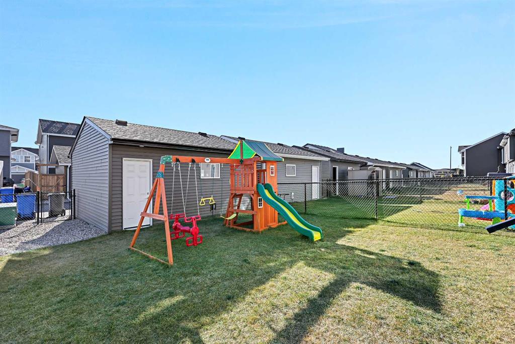 Picture for 277 Waterford Boulevard  https://www.cirrealty.ca/reb/creb/53/A2266753_24.jpg