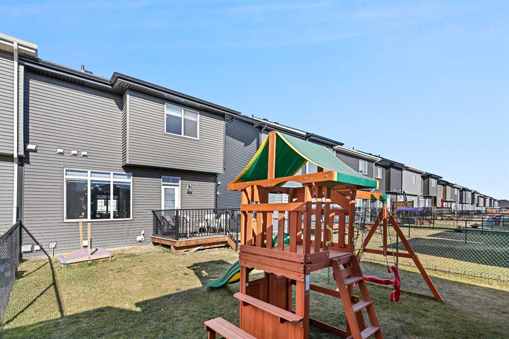 Picture for 277 Waterford Boulevard  https://www.cirrealty.ca/reb/creb/53/A2266753_26.jpg