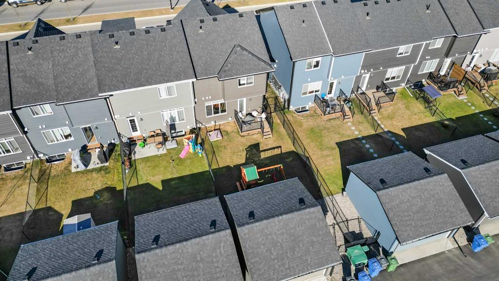 Picture for 277 Waterford Boulevard  https://www.cirrealty.ca/reb/creb/53/A2266753_29.jpg