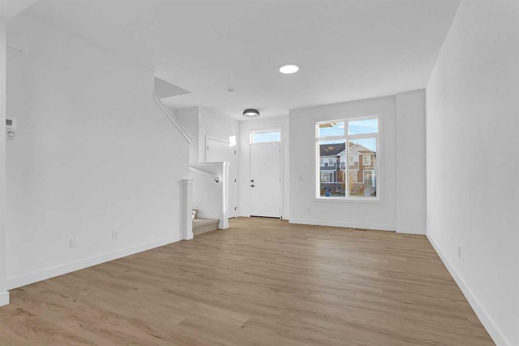 Picture for 164 Cobblestone Gate SW https://www.cirrealty.ca/reb/creb/53/A2266953_7.jpg