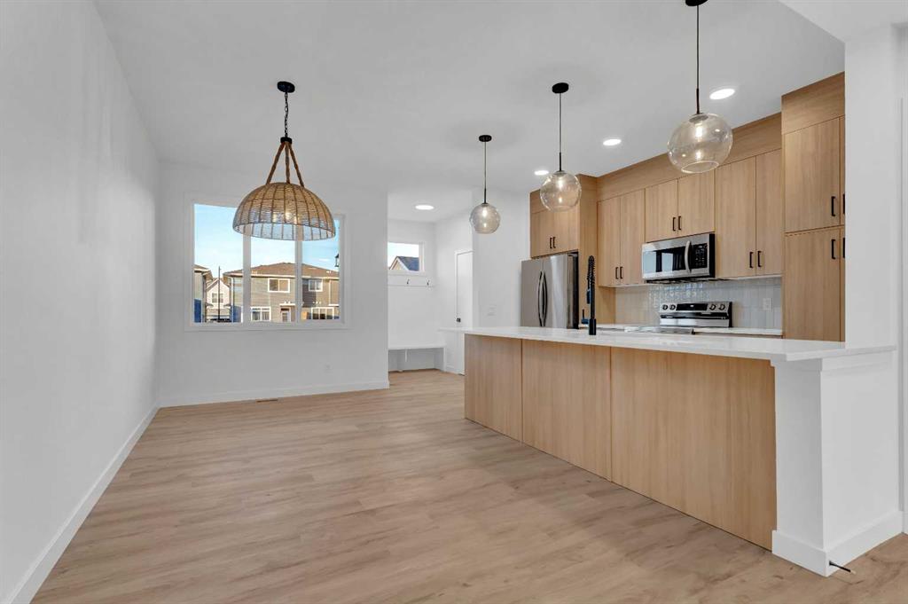 Picture for 164 Cobblestone Gate SW https://www.cirrealty.ca/reb/creb/53/A2266953_9.jpg