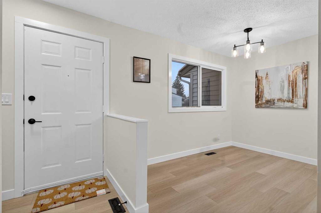 Picture for 25, 6100 4 Avenue NE