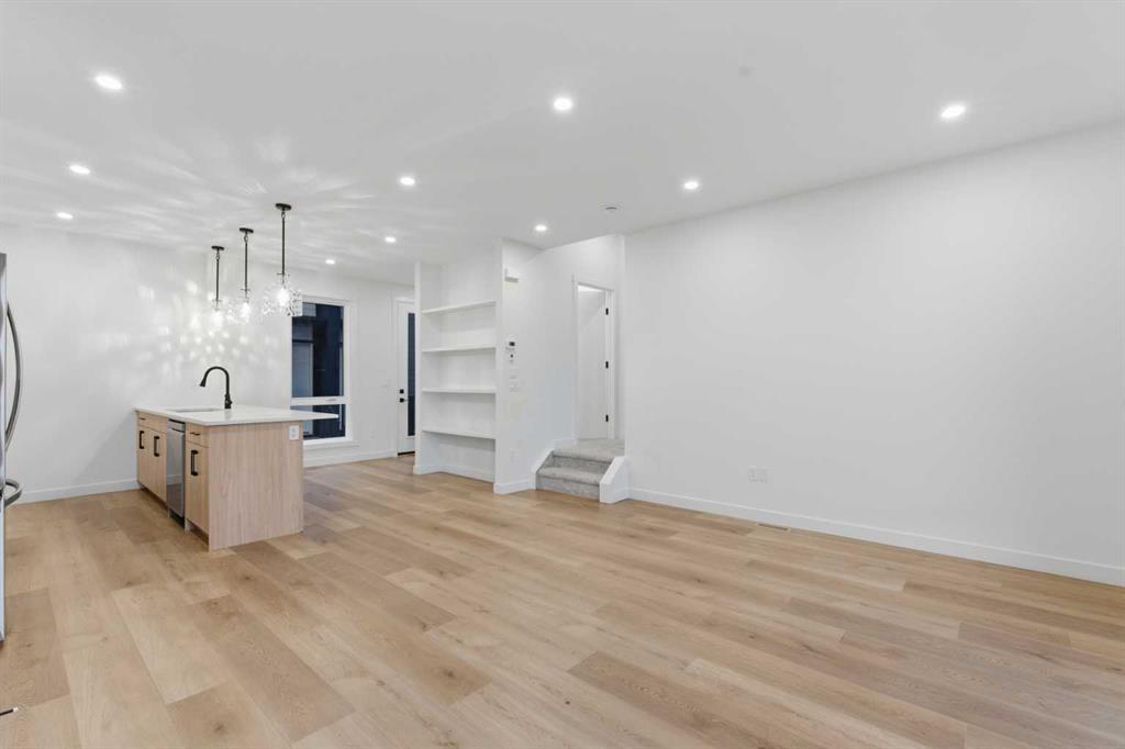 Picture for 102, 212 32 Avenue NE