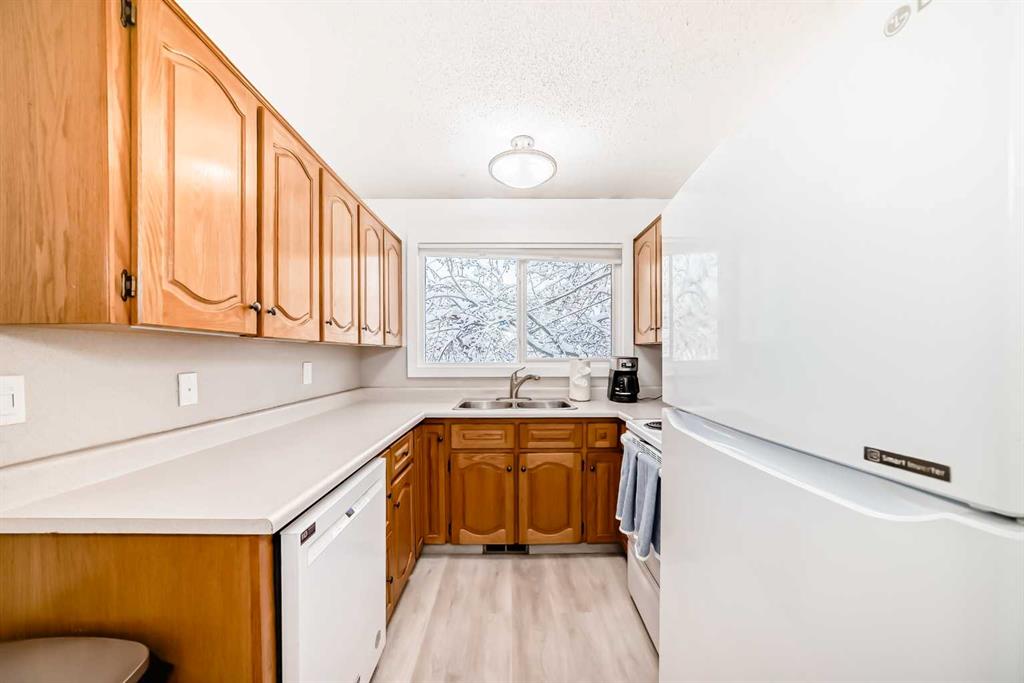 Picture for 7, 2019 2 Avenue NW