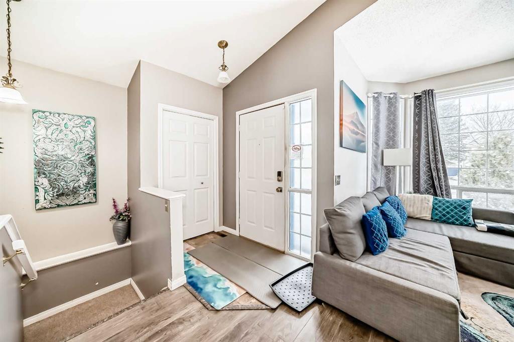 Picture for 33 Martinridge Road NE