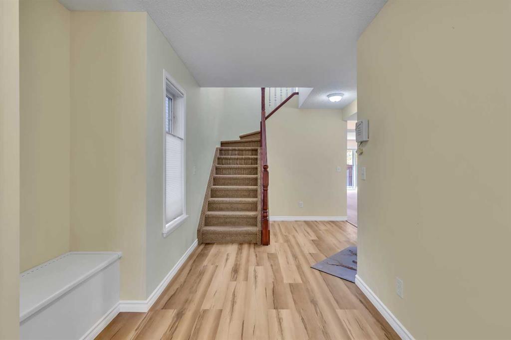 Picture for 140 Valley Ridge Heights NW