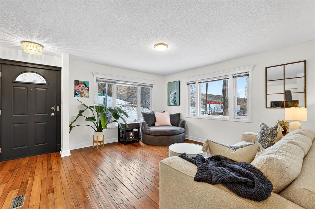 Picture for 101 12A Street NE