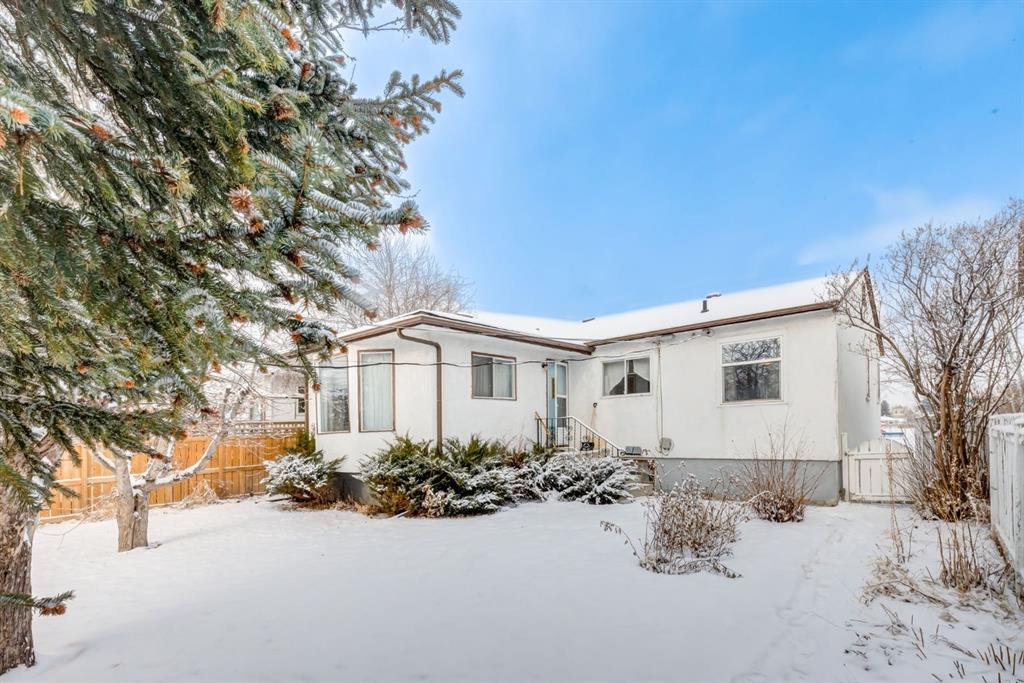 Picture for 521 18 Avenue NE