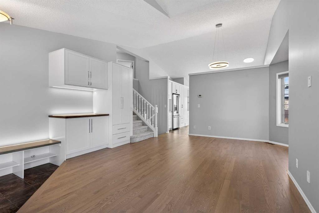 Picture for 328 Douglas Ridge Close SE