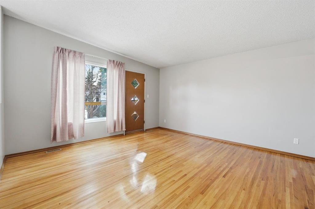 Picture for 808 68 Avenue NW