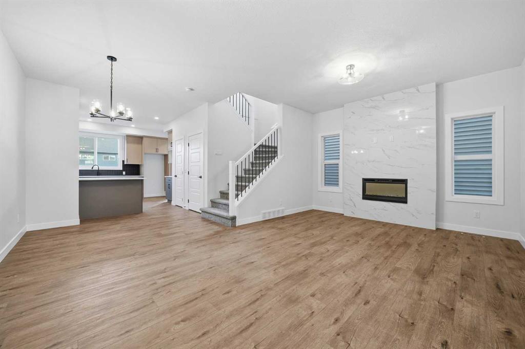 Picture for 596 Buffaloberry Manor SE